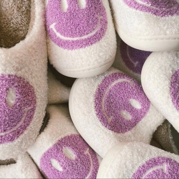 NEW SOFT SMILEY FACE SLIPPERS WOMEN COMFORTABLE PREPPY GIFT WOMEN - Picture 8 of 12